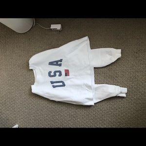 white brandy melville sweatshirt